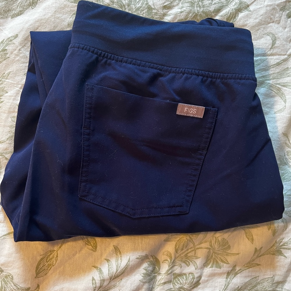 Figs Women’s Zamora Jogger Scrub Pants, Navy (Medium, regular length)